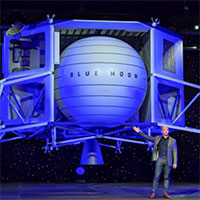Bezos-presents-Blue-Moon-Spacecraft-wiki-200