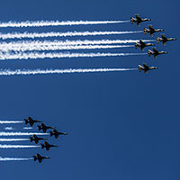 Blue-Angels-and-Thunderbirds-NYC-Flyover-April2020-AP-Purchased-200