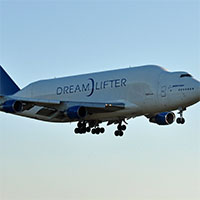 Boeing-Dreamlifter-wikipedia-200