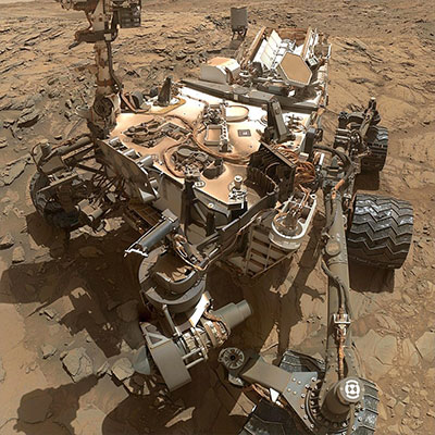 Curiosity-Rover-self-image-on-Mars-NASA-400