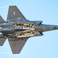 F-35-weapons-bays-open-USAF-wiki-200