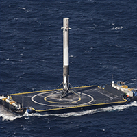 Falcon-9-first-successful-landing-at-sea-Wiki-200