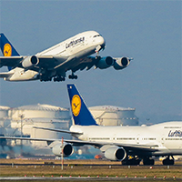 Lufthansa-Airbus-A380-Boeing-747-8-Frankfurt-Airport-200