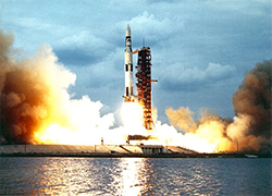 Saturn-V-Launch-NASA-250