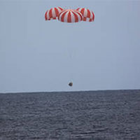 SpaceX-Dragon-splashdown-May2016-spaceX-200