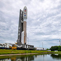 ULA-AtlasV-rollsOut-NASA-200