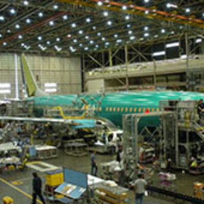 Boeing Pauses 737 Production