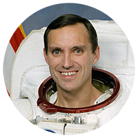 CarlWalzCircleHeadshot