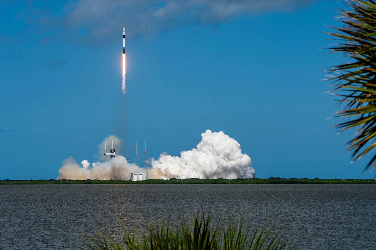 SpaceX Performs Record-Breaking 31st Flight with Falcon 9 First Stage Booster