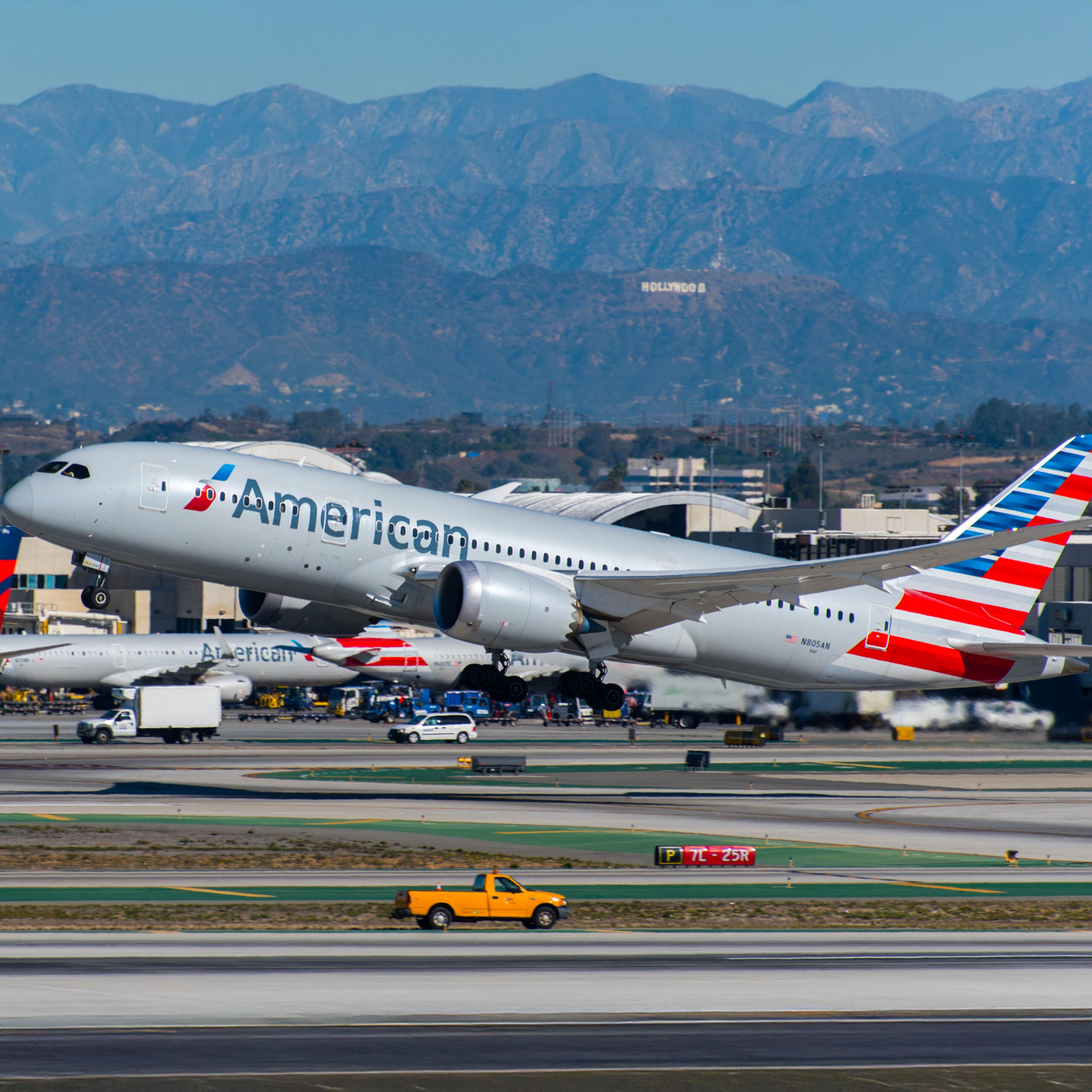 Boeing Unveils 787 Upgrades Aimed at Range and Capacity Gains