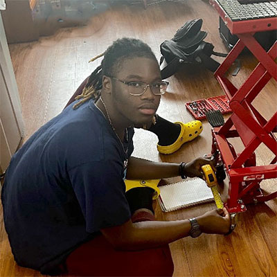 Resilient Student Scholarship Empowers Future Aerospace Researcher