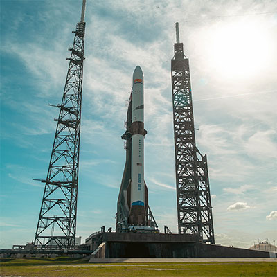 New Glenn Booster Completes Hot Fire as Blue Origin Eyes Sunday Launch