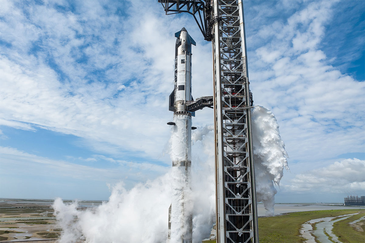 Starship V3 Booster Roars to Life in Major SpaceX Test