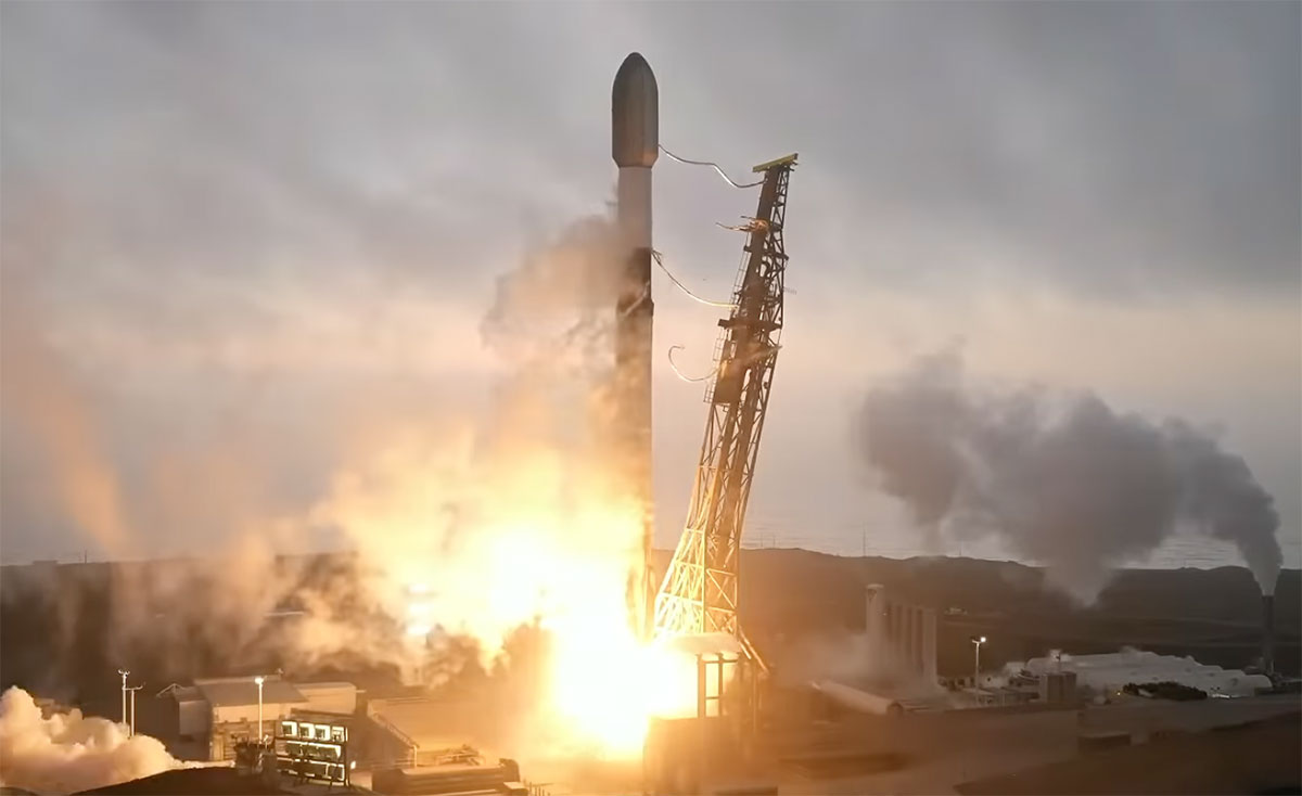 SpaceX Marks 90th Orbital Mission of the Year with Starlink Launch