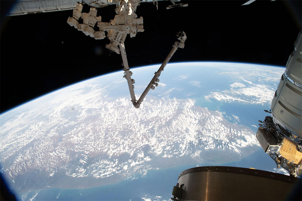 NASA, for the Time Being, is Unable to Move the Space Station’s Large Robotic Arm